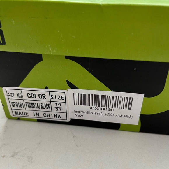 Brian kids hot pink soccer cleats. Brand new with box. Size 10 kids. - Picture 6 of 6